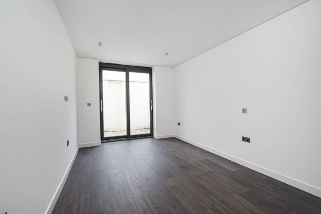 Flat to rent in The Ridgeway, Temple Fortune, London