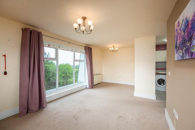 21, Willow Court, Swansea photo 4