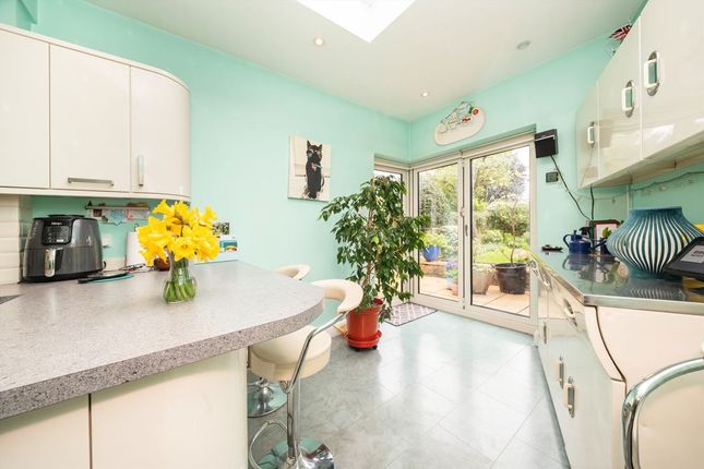 21, Balfour Road, London photo 3