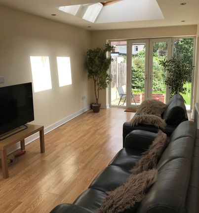 Thumbnail Room to rent in The Grove, Doncaster