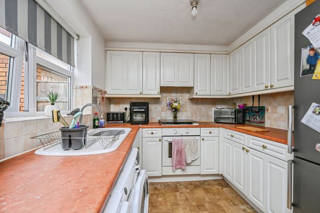 35, Kings Meadow, Merseyside photo 4