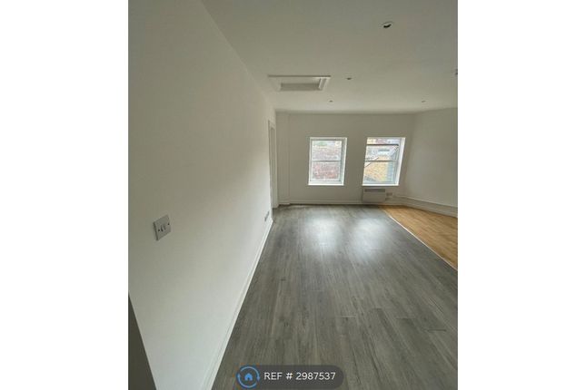 Flat, Bank St, Maidstone photo 4