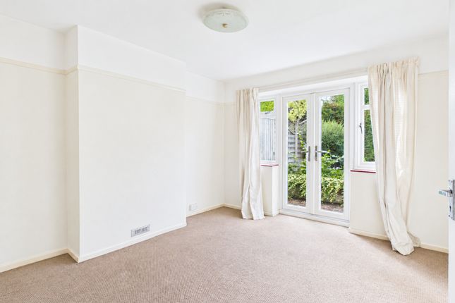 8, Wychwood Close, Reading photo 4