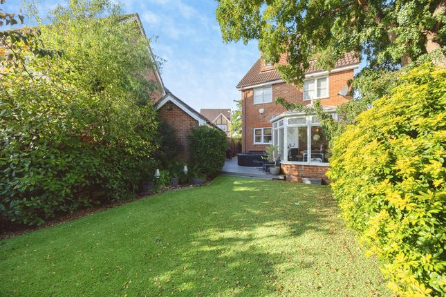 Acorn Close, Ashford photo 2
