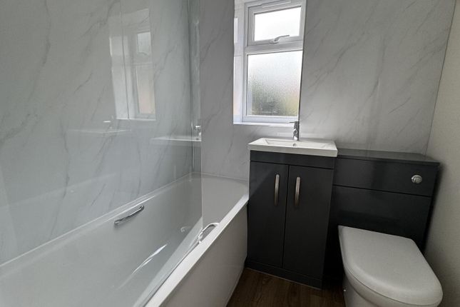 18, Retreat Estate, Downham Market photo 5