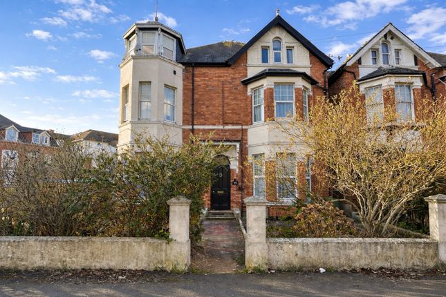 2-bed flat on Flat 1, 33, Wickham Avenue, Bexhill on Sea, £200,000