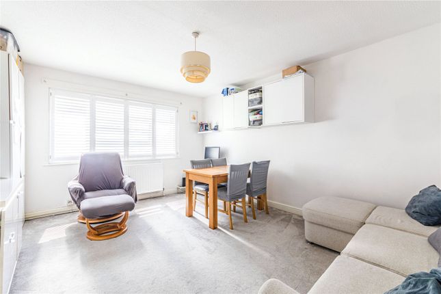 95, Eden Grove Road, West Byfleet photo 4