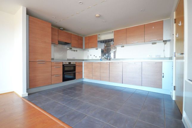 Flat 57, Coral House, London photo 4
