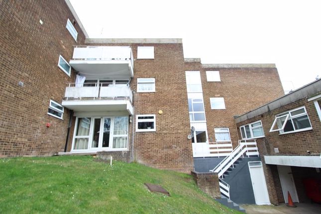 Flat for sale in Havelock Rise, Luton