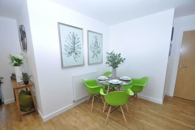 14, La Riviere Apartments, Victoria Crescent, Ashford photo 3