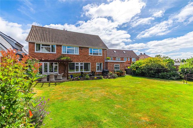 2, St. Michaels Avenue, Hemel Hempstead photo 2