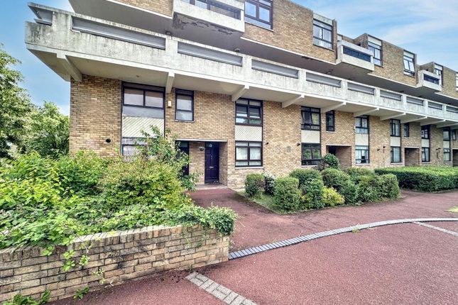 3, Neville Court, Washington photo 2
