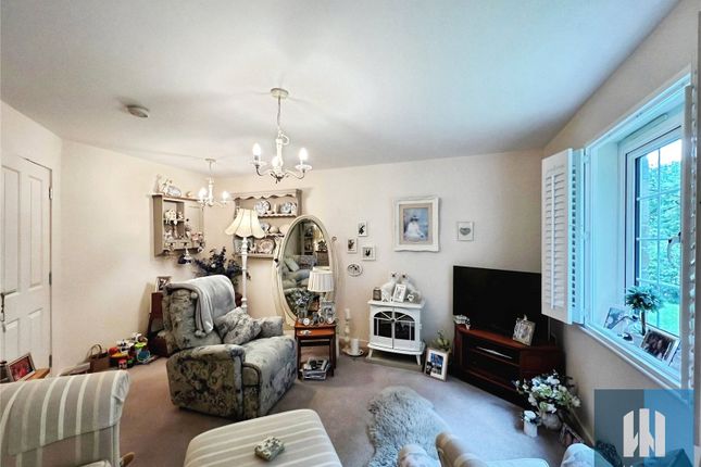16, Empire Court, Brighouse photo 2