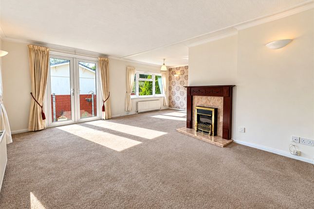 8, Priory Park, Ruskington photo 4