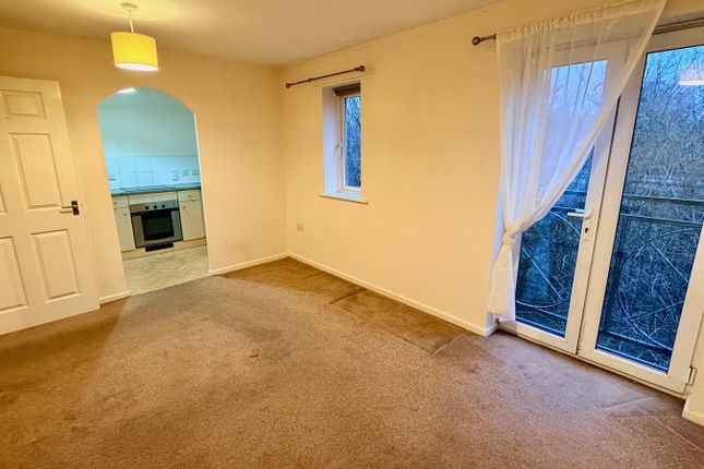 28, Grayling Walk, Wwdnesfield photo 2