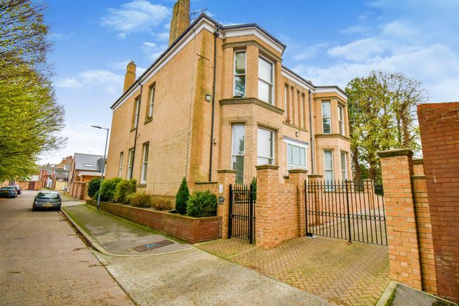 Thumbnail Flat for sale in The Lawns, Sutton-On-Hull, Hull