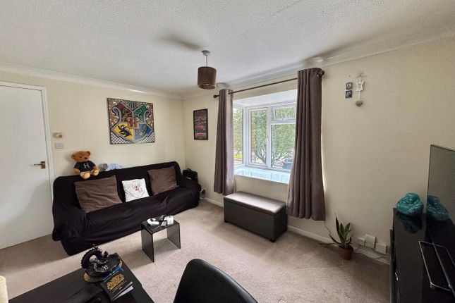 29, Ladygrove Drive, Guildford photo 3
