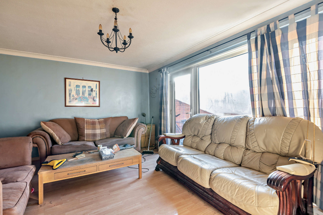 2, Bishopsfield Road, Fareham photo 2