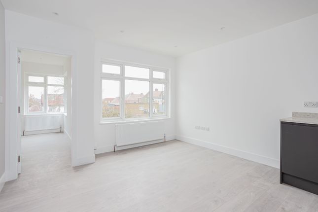 Thumbnail Flat to rent in Ashbourne Avenue, London