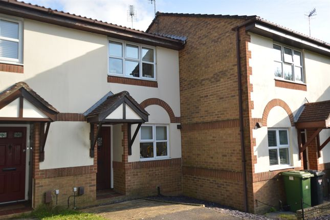 Thumbnail Terraced house to rent in Godwin Crescent, Clanfield, Hampshire