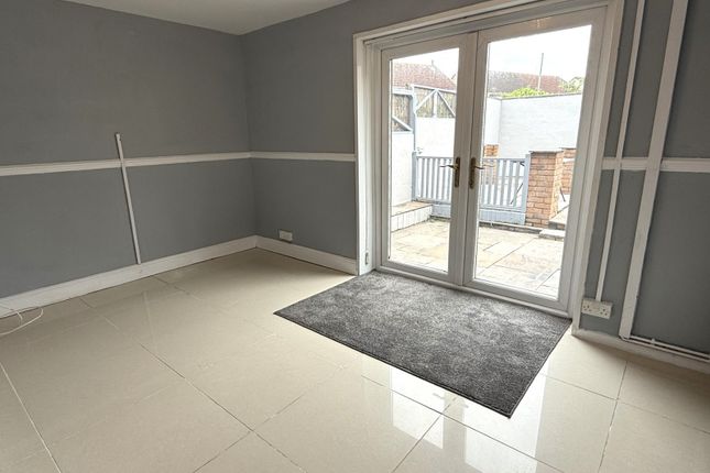3, Pier Way, Port Talbot photo 3