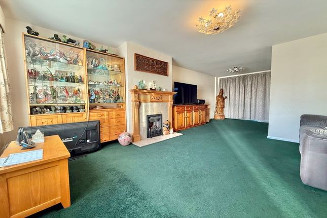 24, Coralberry Drive, Weston-Super-Mare photo 2