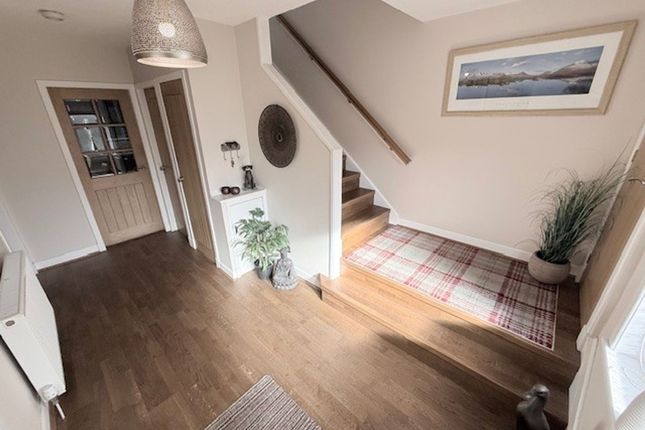 10 Vardon Drive, Glenrothes photo 3