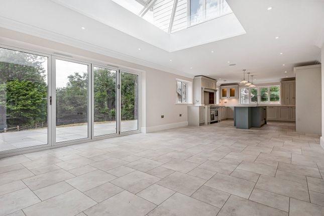 Seven Bishops, Catts Hill, Crowborough photo 4