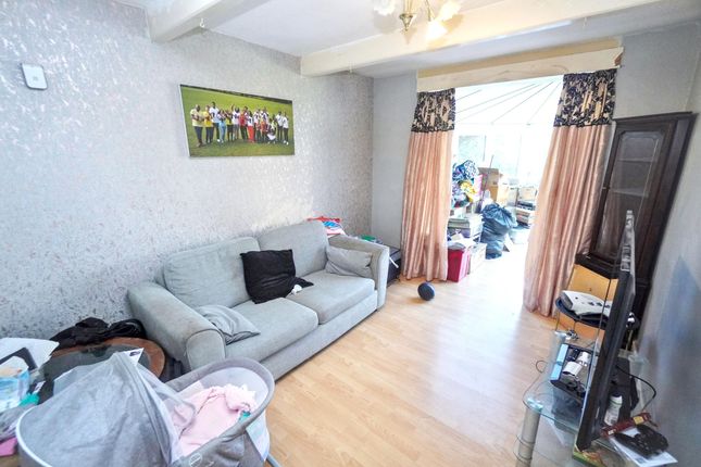 40 Hillside, High Wycombe photo 3