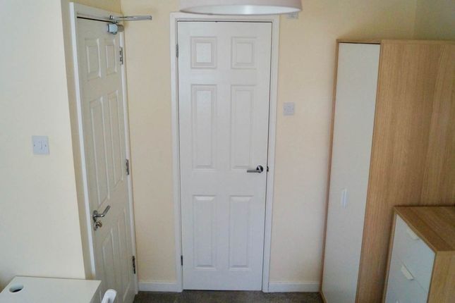 Room 3 68, Wildlake, Peterborough photo 4