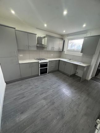 New Road, RAINHAM photo 4