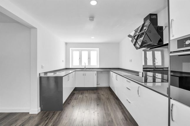 19, Brettenham Road, Stowmarket photo 4