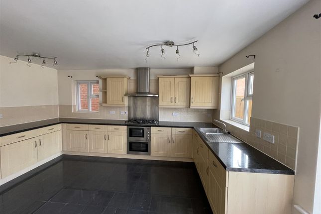 56, Yale Road, Willenhall photo 5