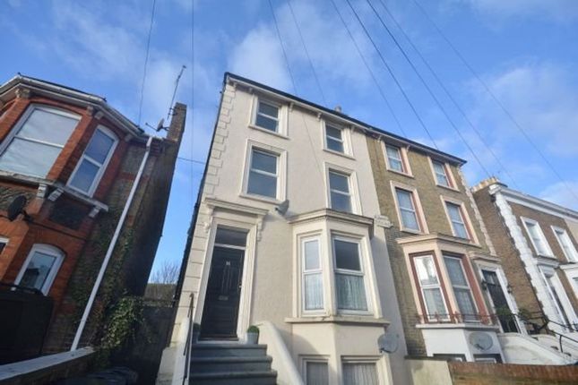 Flat to rent in Crescent Road, Ramsgate