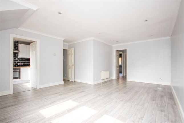 Flat to rent in Marshalls Court, Woodstock Road North, St. Albans, Hertfordshire