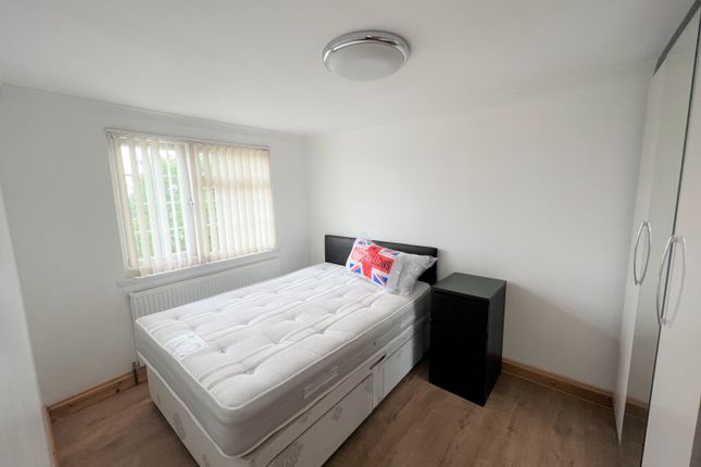 Room to rent in Alder Crescent, Luton