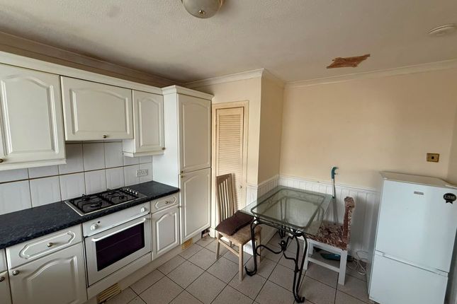 61, Greenlaw Avenue, Wishaw photo 2