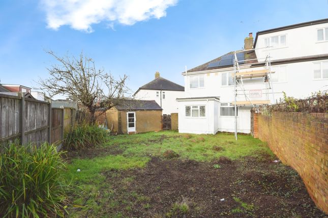 42, Edwards Way, Brentwood photo 2
