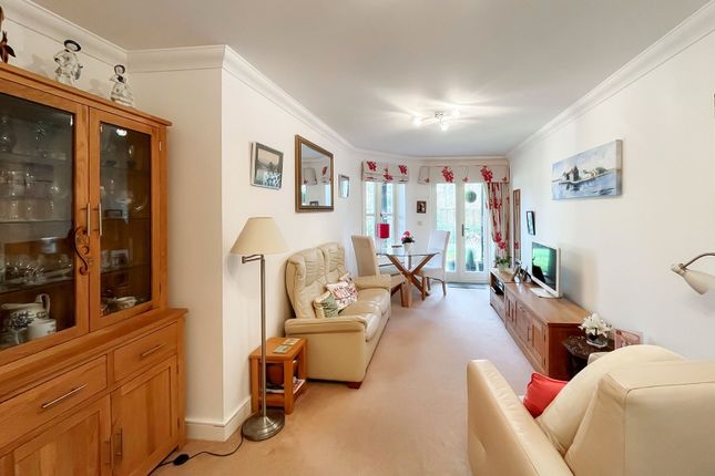 6, Churchfields, Littlehampton photo 4