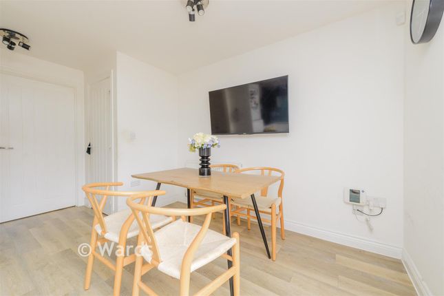 9, Fourier Grove, Dartford photo 4