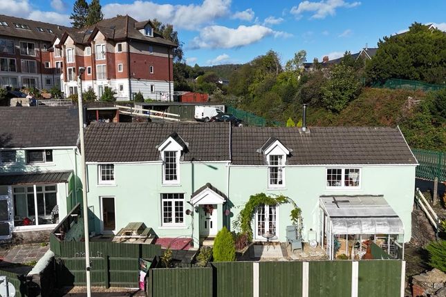 17 Mill Street, Pontypridd photo 2