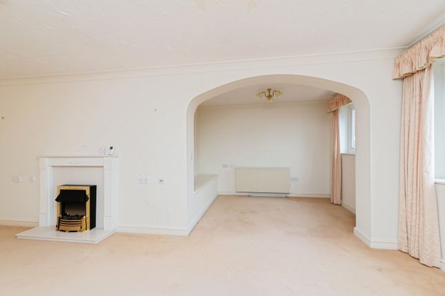 30, Monmouth Court, Newport photo 4