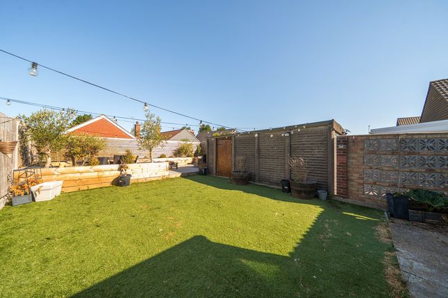 54, Andrew Crescent, Waterlooville photo 4