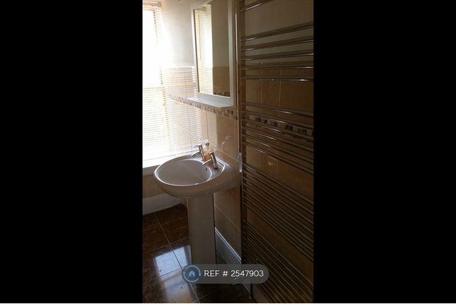 Flat D, Spencer Road, Ryde photo 4