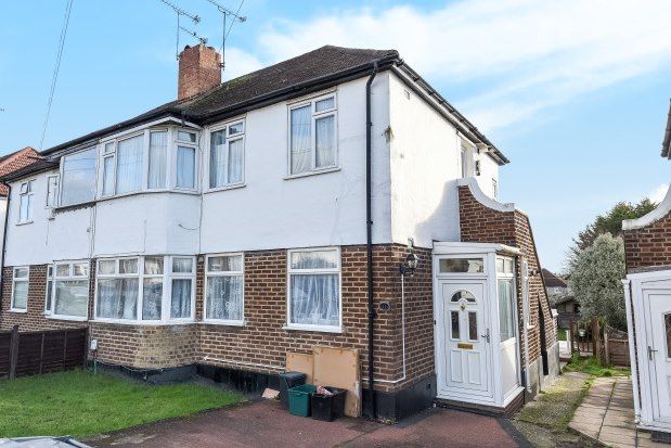 Maisonette to rent in Barnesdale Crescent, Orpington
