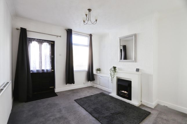 29, Bosworth Road, SWADLINCOTE photo 2