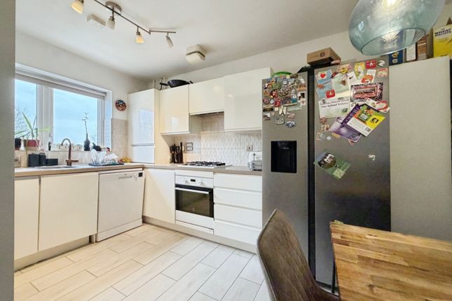 4, Laurens Van Der Post Way, Ashford photo 4