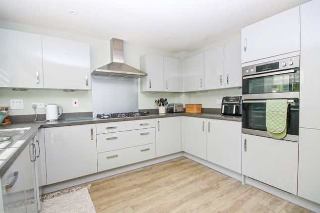 8, Rowan Crescent, Norwich photo 4
