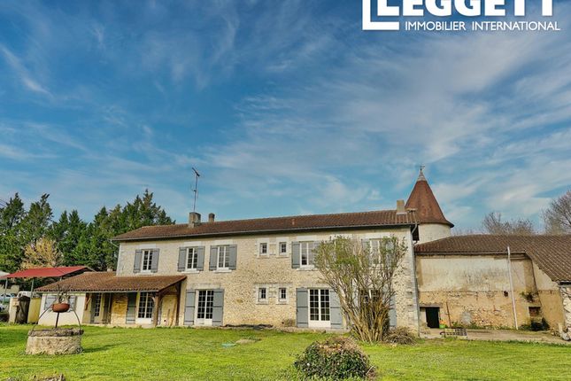 Thumbnail Villa for sale in Médillac, Charente, Nouvelle-Aquitaine