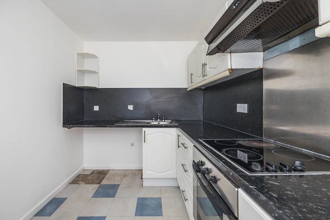 Flat for sale in Turnstone Close, London